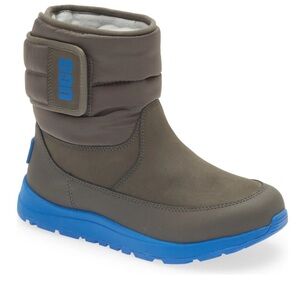 Ugg toty snow boot